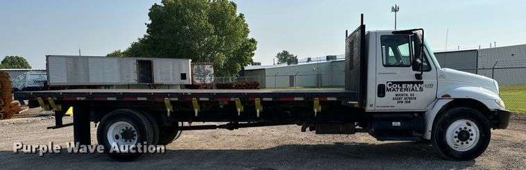 image for item NL9833 2007 International DuraStar 4300 SBA dump flatbed truck