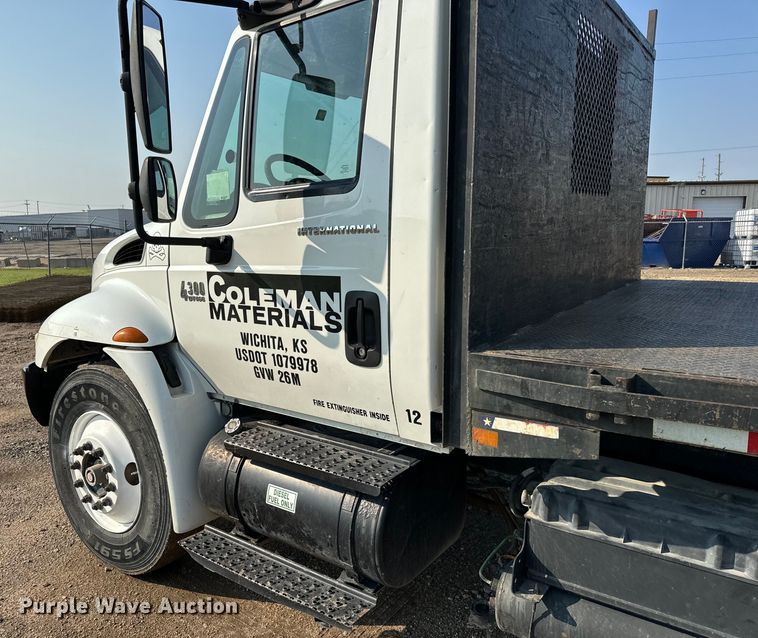 image for item NL9833 2007 International DuraStar 4300 SBA dump flatbed truck