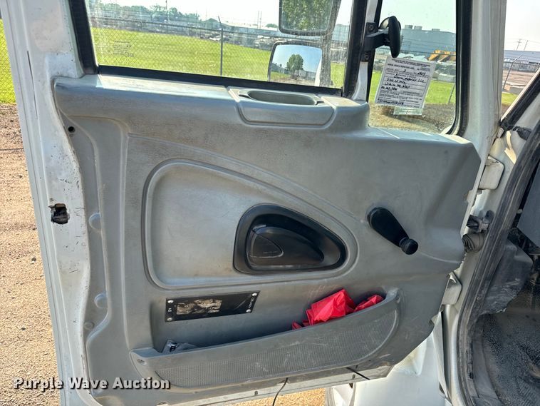 image for item NL9833 2007 International DuraStar 4300 SBA dump flatbed truck