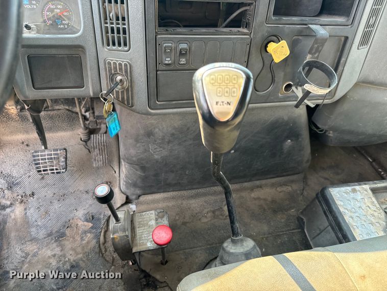 image for item NL9833 2007 International DuraStar 4300 SBA dump flatbed truck