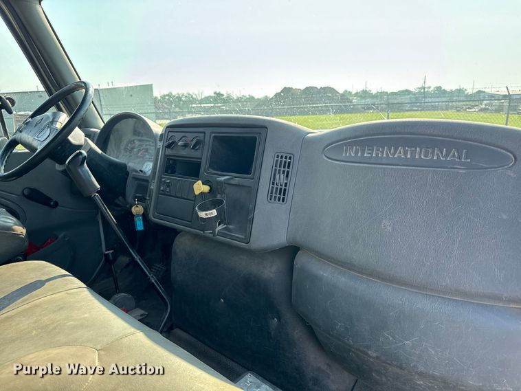 image for item NL9833 2007 International DuraStar 4300 SBA dump flatbed truck