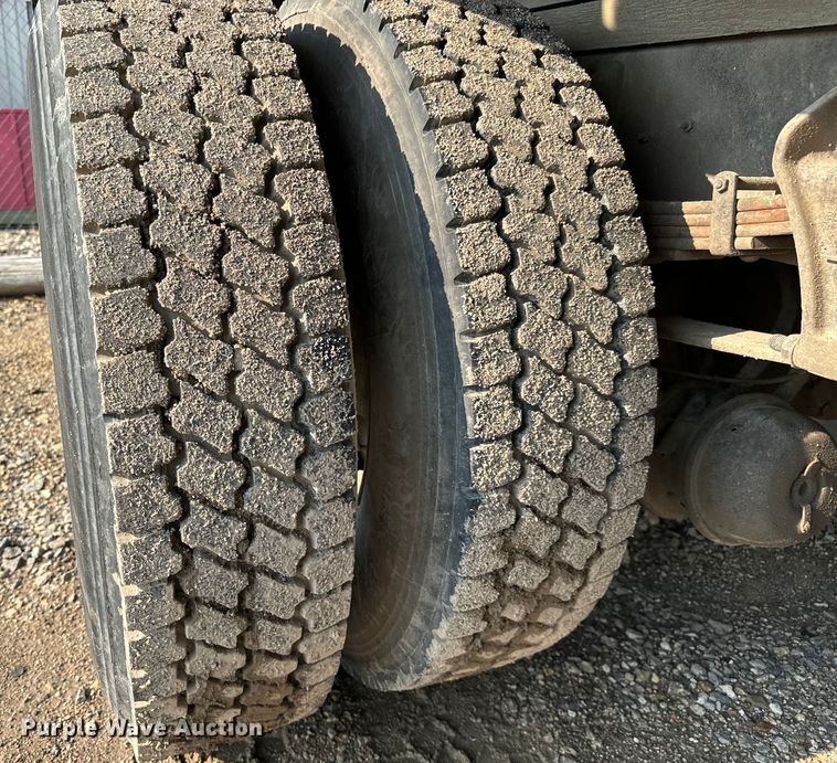 image for item NL9833 2007 International DuraStar 4300 SBA dump flatbed truck