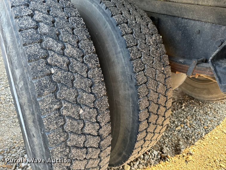 image for item NL9833 2007 International DuraStar 4300 SBA dump flatbed truck