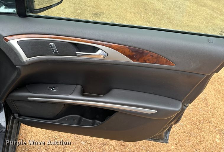 image for item NQ9550 2014 Lincoln MKZ Hybrid 