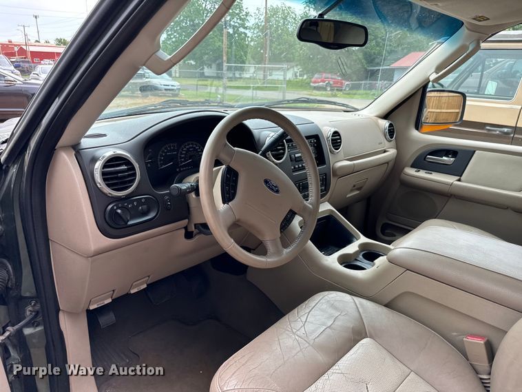 image for item NQ9552 2003 Ford Expedition Eddie Bauer SUV