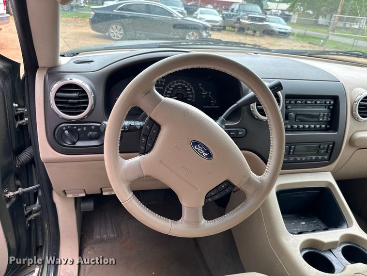 image for item NQ9552 2003 Ford Expedition Eddie Bauer SUV