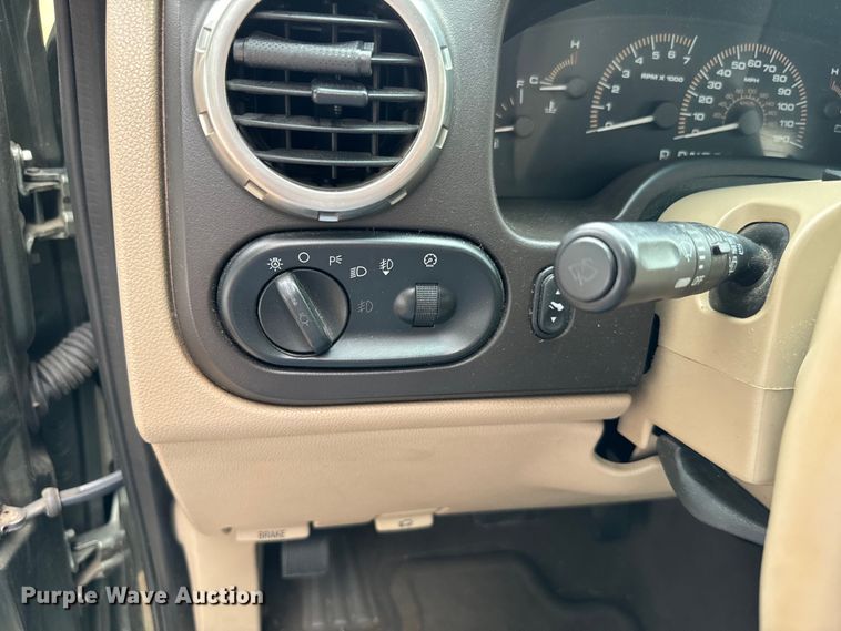 image for item NQ9552 2003 Ford Expedition Eddie Bauer SUV