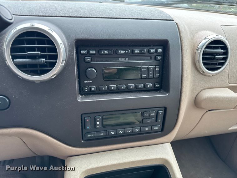 image for item NQ9552 2003 Ford Expedition Eddie Bauer SUV