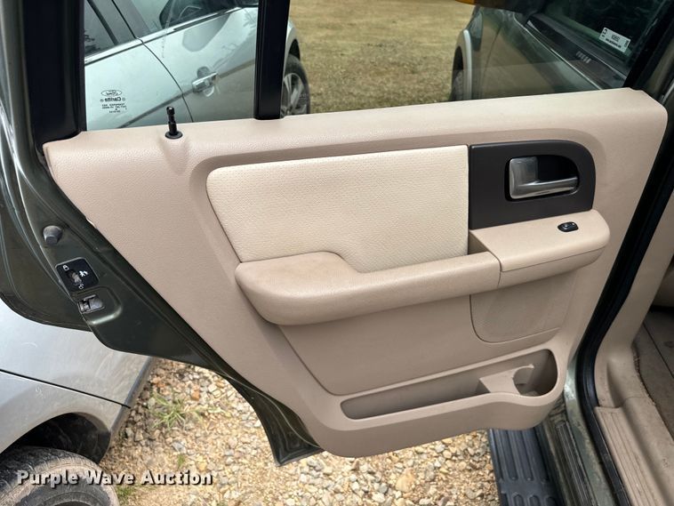 image for item NQ9552 2003 Ford Expedition Eddie Bauer SUV