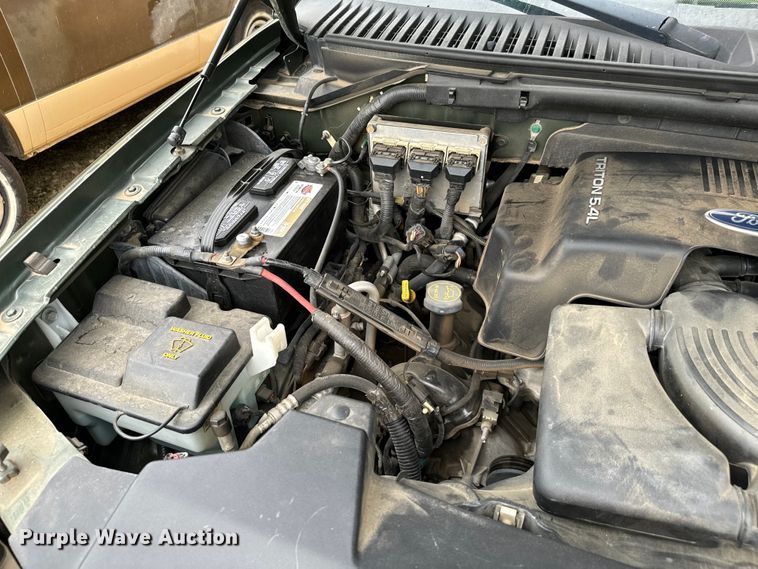 image for item NQ9552 2003 Ford Expedition Eddie Bauer SUV