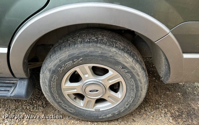 image for item NQ9552 2003 Ford Expedition Eddie Bauer SUV