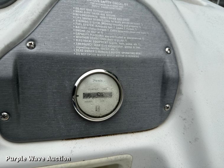 image for item NQ9553 2009 Manitou Osprey pontoon boat