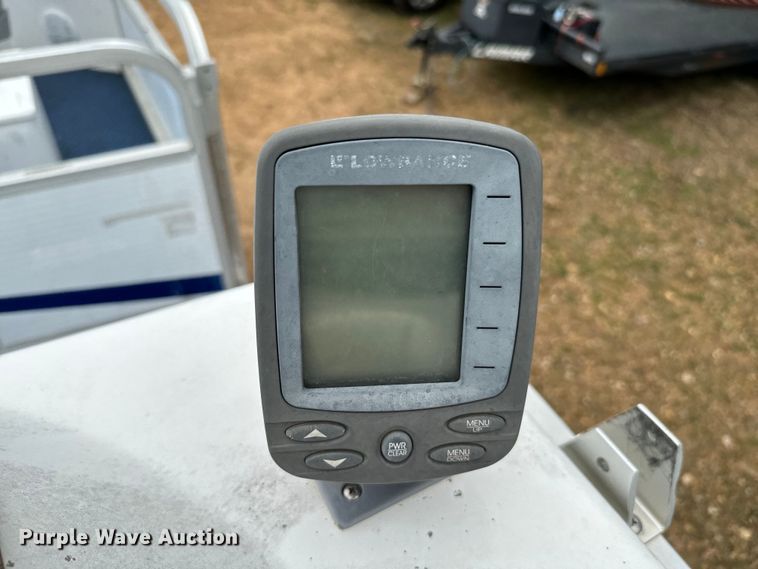 image for item NQ9553 2009 Manitou Osprey pontoon boat