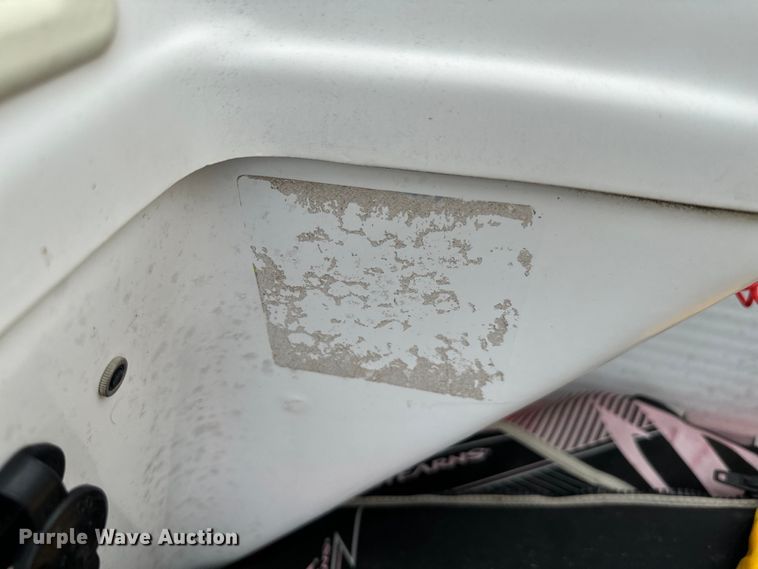 image for item NQ9553 2009 Manitou Osprey pontoon boat