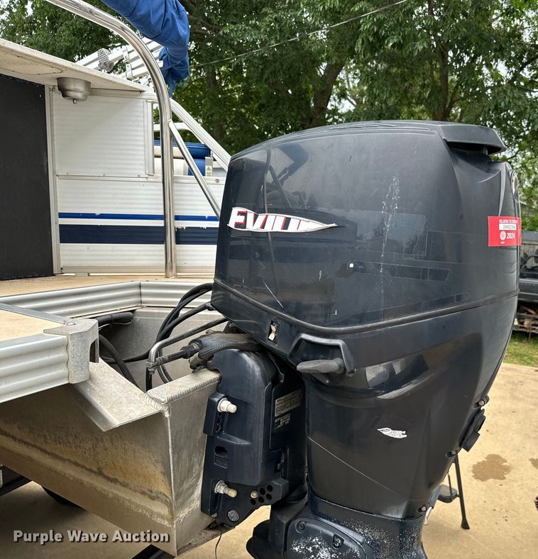 image for item NQ9553 2009 Manitou Osprey pontoon boat