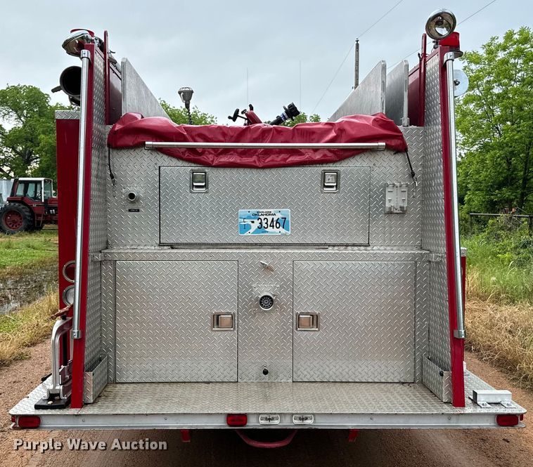 image for item NQ9555 1986 Ford L9000 pumper fire truck
