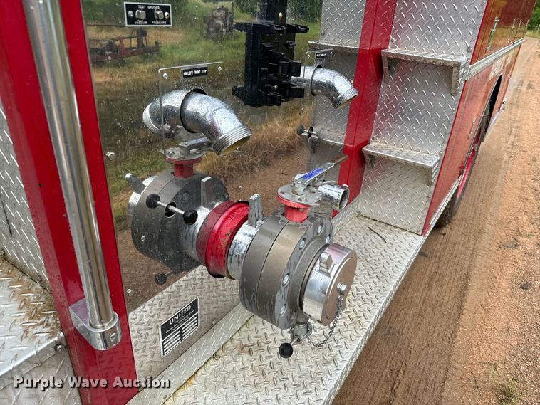 image for item NQ9555 1986 Ford L9000 pumper fire truck