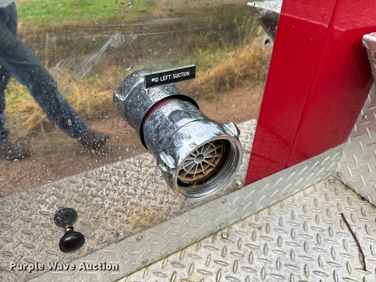 image for item NQ9555 1986 Ford L9000 pumper fire truck