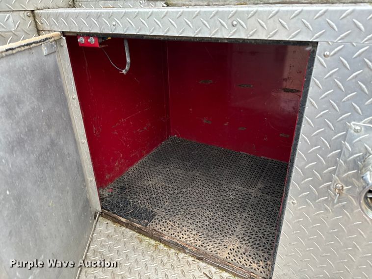 image for item NQ9555 1986 Ford L9000 pumper fire truck