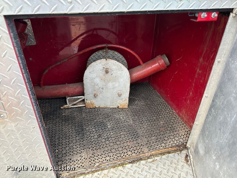 image for item NQ9555 1986 Ford L9000 pumper fire truck