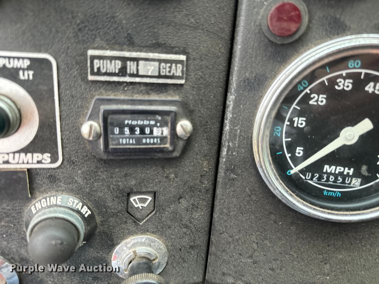 image for item NQ9555 1986 Ford L9000 pumper fire truck