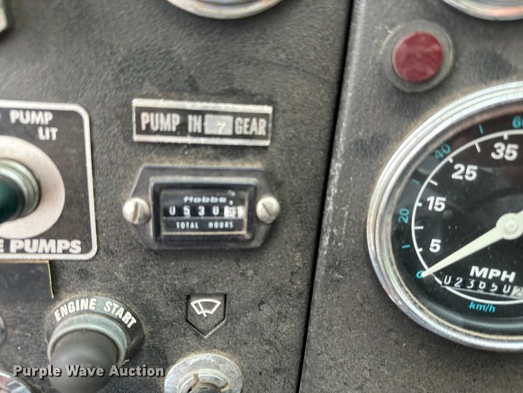image for item NQ9555 1986 Ford L9000 pumper fire truck