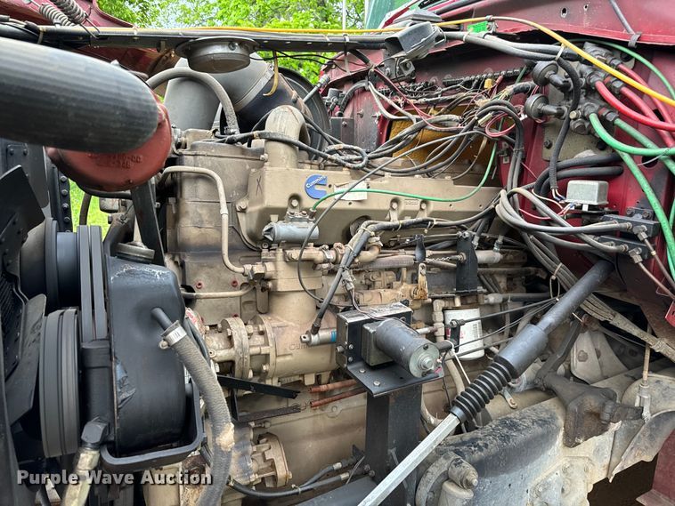 image for item NQ9555 1986 Ford L9000 pumper fire truck