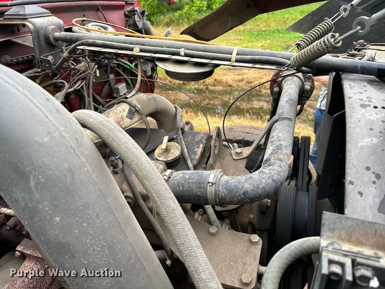 image for item NQ9555 1986 Ford L9000 pumper fire truck