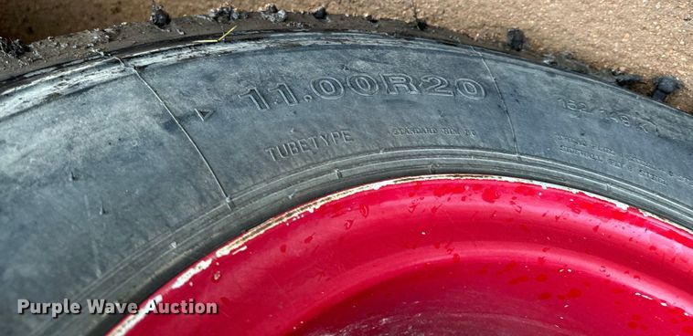 image for item NQ9555 1986 Ford L9000 pumper fire truck