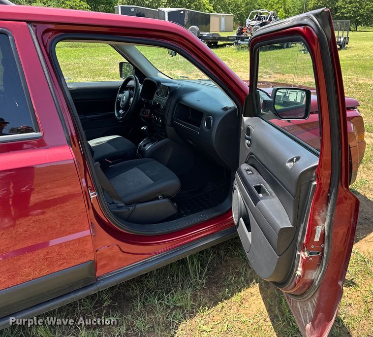 image for item NR9858 2012 Jeep Patriot SUV