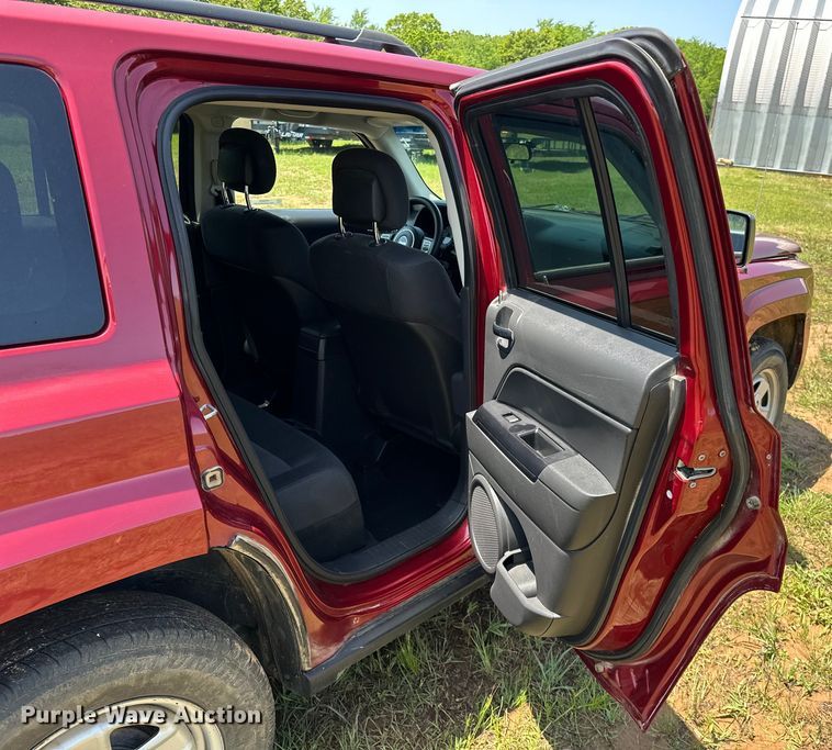 image for item NR9858 2012 Jeep Patriot SUV