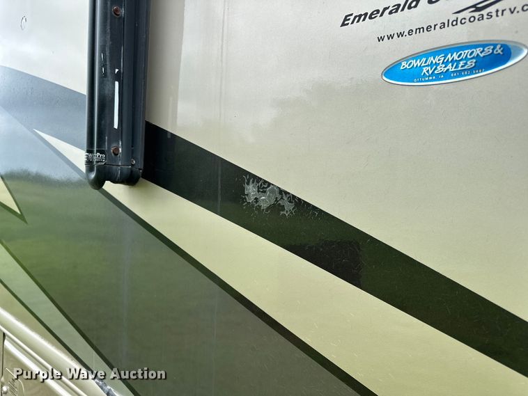 image for item NR9862 2005 Thor Industries  Tuscany RV