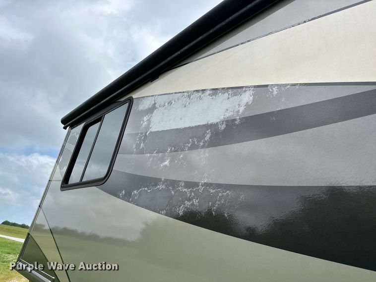 image for item NR9862 2005 Thor Industries  Tuscany RV