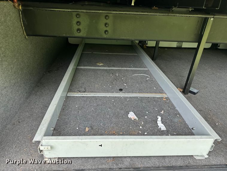 image for item NR9862 2005 Thor Industries  Tuscany RV