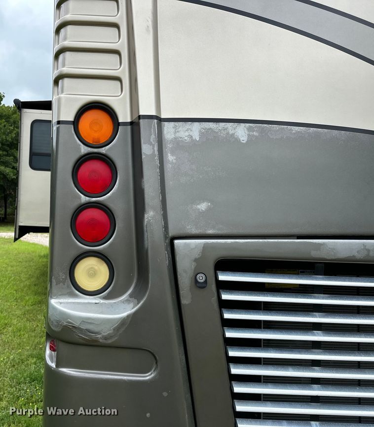 image for item NR9862 2005 Thor Industries  Tuscany RV