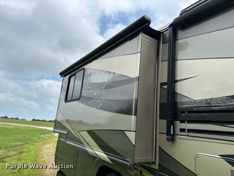 image for item NR9862 2005 Thor Industries  Tuscany RV