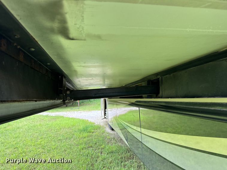 image for item NR9862 2005 Thor Industries  Tuscany RV