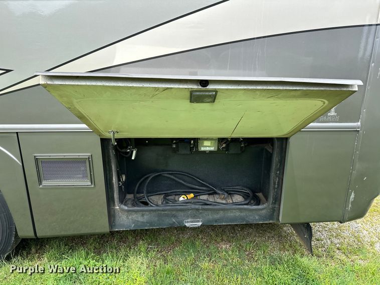 image for item NR9862 2005 Thor Industries  Tuscany RV