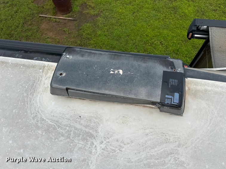 image for item NR9862 2005 Thor Industries  Tuscany RV