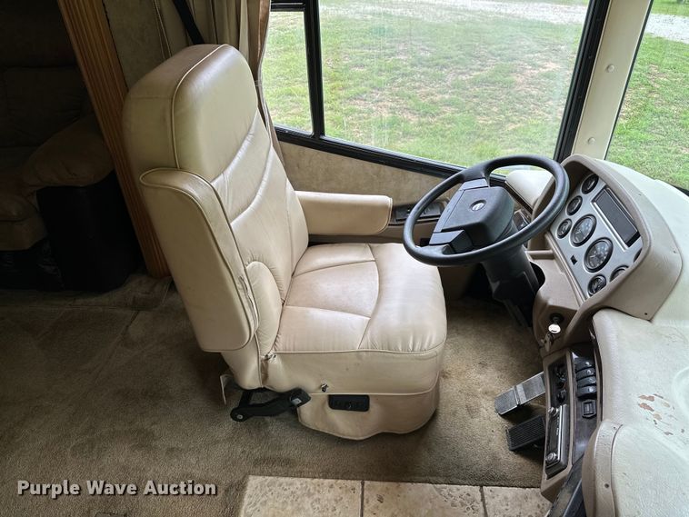 image for item NR9862 2005 Thor Industries  Tuscany RV