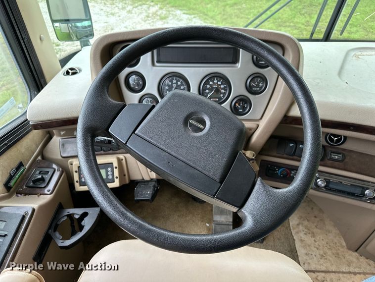 image for item NR9862 2005 Thor Industries  Tuscany RV