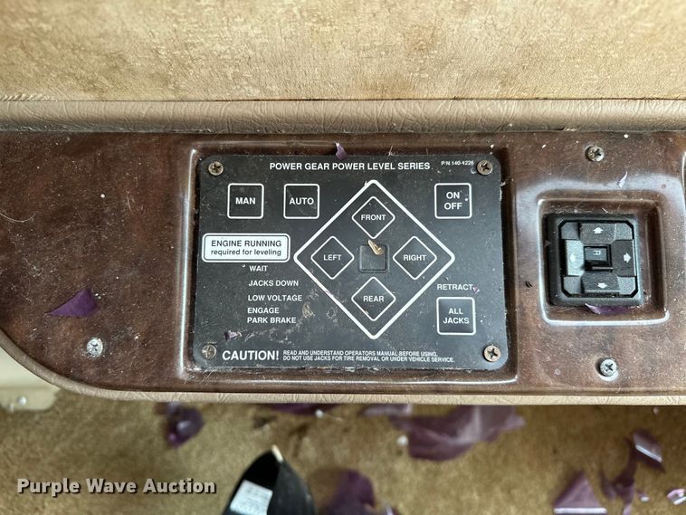 image for item NR9862 2005 Thor Industries  Tuscany RV