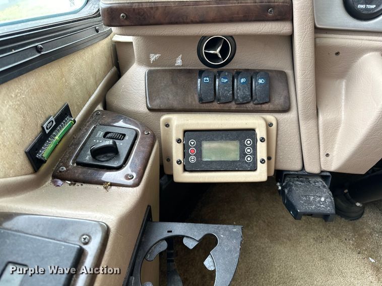 image for item NR9862 2005 Thor Industries  Tuscany RV