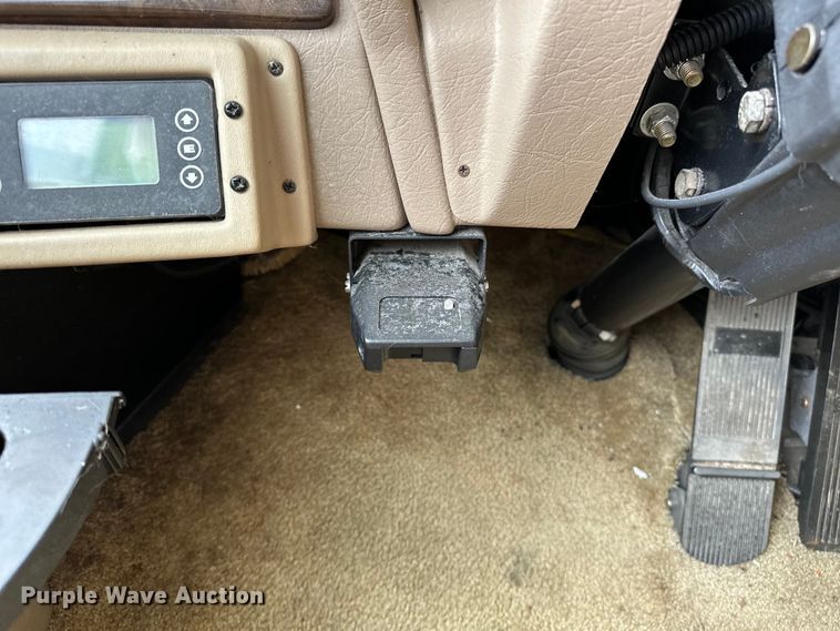 image for item NR9862 2005 Thor Industries  Tuscany RV