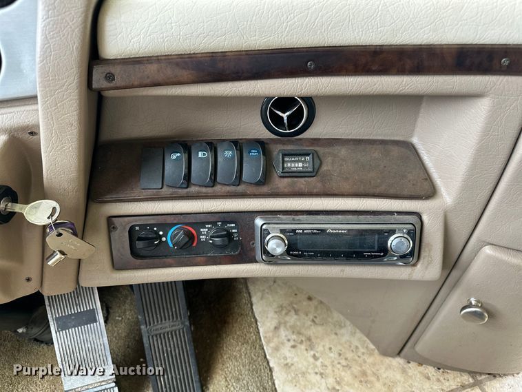 image for item NR9862 2005 Thor Industries  Tuscany RV