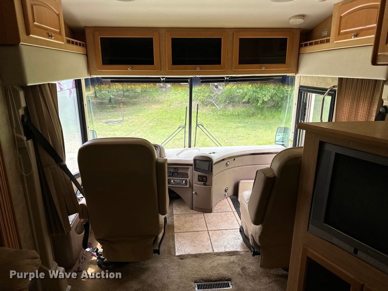 image for item NR9862 2005 Thor Industries  Tuscany RV