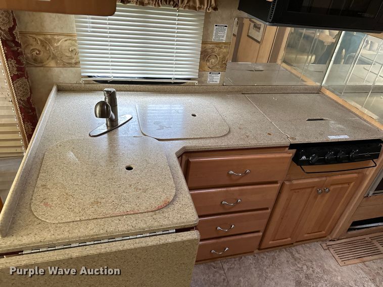 image for item NR9862 2005 Thor Industries  Tuscany RV