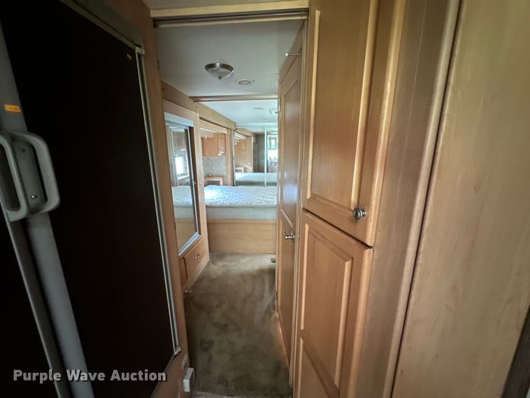 image for item NR9862 2005 Thor Industries  Tuscany RV