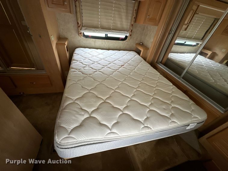 image for item NR9862 2005 Thor Industries  Tuscany RV