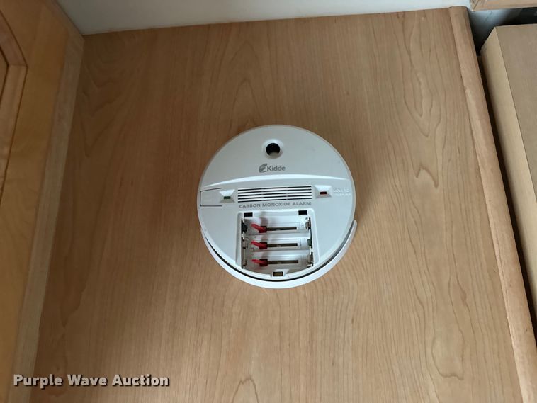 image for item NR9862 2005 Thor Industries  Tuscany RV